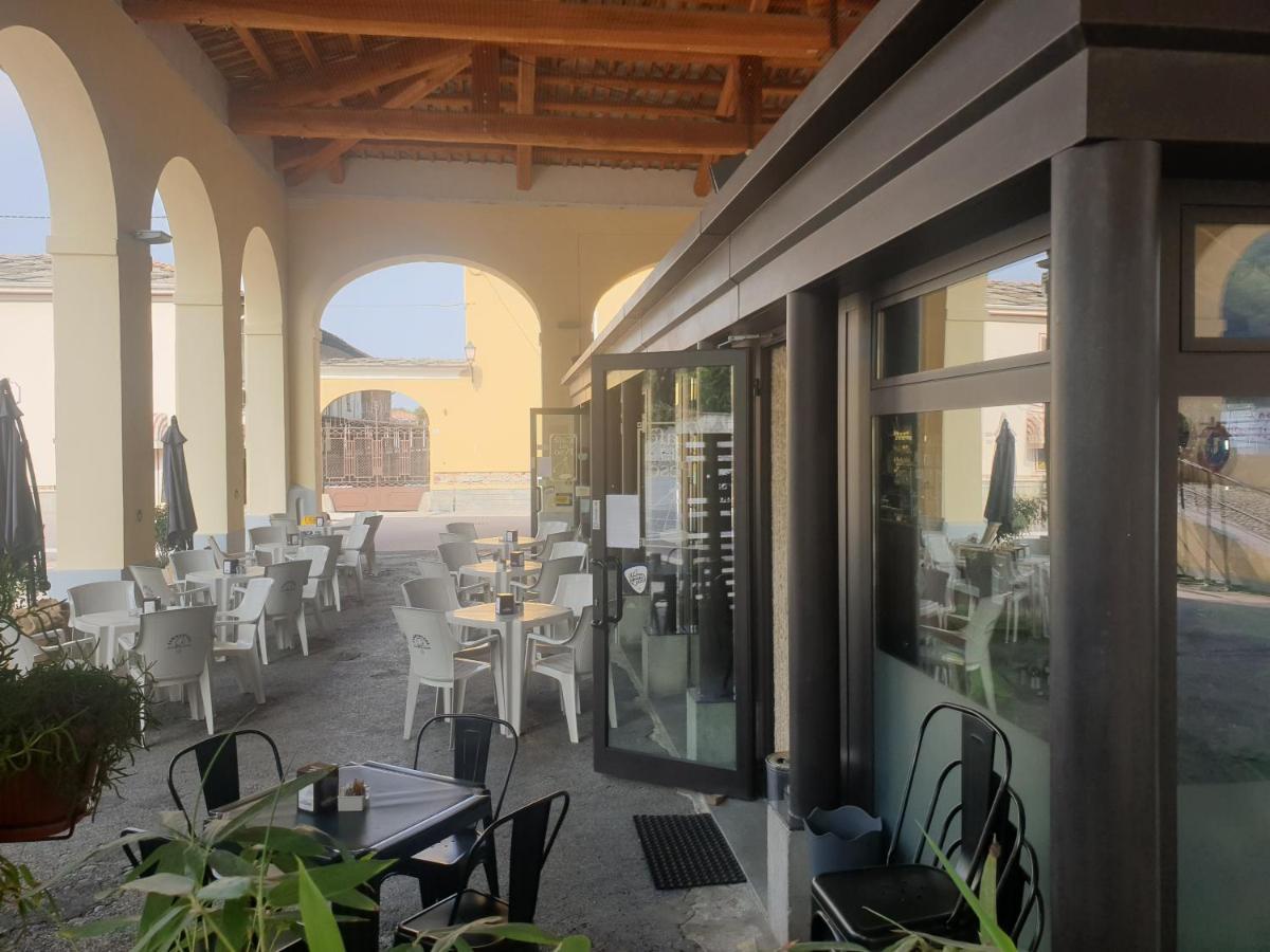 Cafe Del Peso Hotel Cavour ภายนอก รูปภาพ